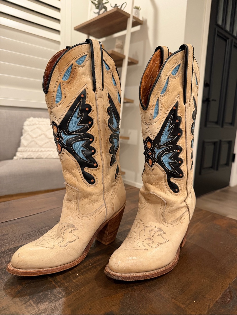 Womens Cream Western Cowboy Boots with Blue Accent